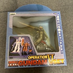 ガンダムのおもちゃセットの画像