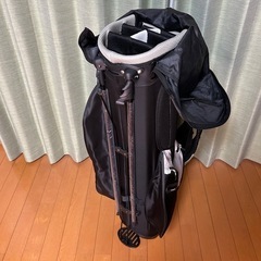 軽量ゴルフバックの画像