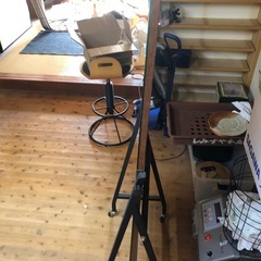 姿見美品スタンド式タイヤ付きの画像