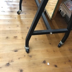 姿見美品スタンド式タイヤ付きの画像