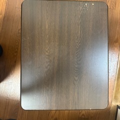テーブル、椅子の画像