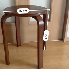 木製 椅子の画像