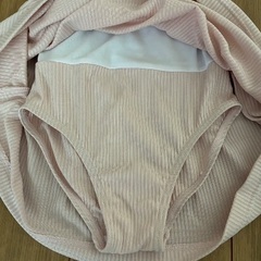 200円。女の子水着110cmの画像