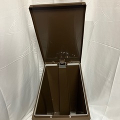 ペダル式ゴミ箱　ブラウン　大容量の画像