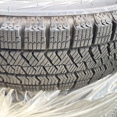 ⭐︎ブリヂストン　スタッドレスタイヤ　ホイール付き⭐︎155／65R14の画像