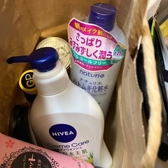 コスメ・食品２袋分の画像