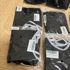 フリマを開催いたします‼️1点につき100円です‼️夏終わっちゃいますが来年にどうですか〜？？　水着、浮き輪‼️の画像
