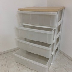 木製４段衣装ケースの画像