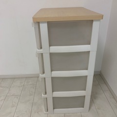 木製４段衣装ケースの画像