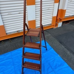 山善(YAMAZEN) 木目調 脚立 幅広 4段 安心のステップ幅13cm アルミ製 軽量 幅45×奥行88.5×高さ147cm 作業台 脚立 ステップ台 ブラウン PSHW-4Mの画像