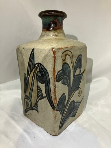 人間国宝　金城次郎作　魚紋角瓶　やちむん　アンティーク　工芸品