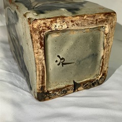 人間国宝　金城次郎作　魚紋角瓶　やちむん　アンティーク　工芸品の画像