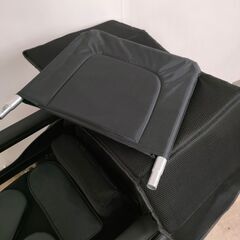 ほぼ未使用 自走式車椅子 パンクレス 介護用品 プラホイール 組み立て必須 25h菊の画像