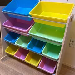 収納ラックおもちゃ箱の画像