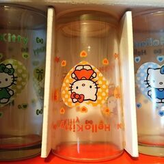 ﾊﾛｰｷﾃｨｶﾞﾗｽｺｯﾌﾟ3個入1ｾｯﾄ1000円の画像