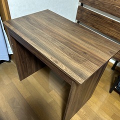 椅子、机、萩原ウォールラックの画像
