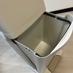 結構キレイです！2段ゴミ箱の画像