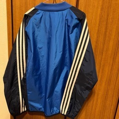 adidas ウィドブレイカー　150の画像