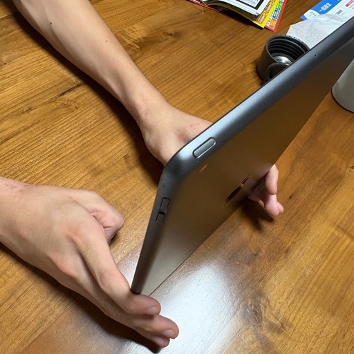 iPad 第8世代Wi-Fiモデル（A2270）　32GB スペースグレー