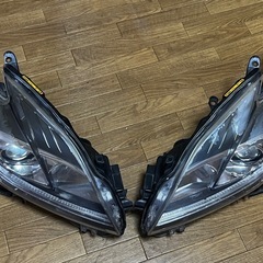 H24 プリウス 後期 ZVW30 ヘッドライト 左右セット HIDの画像