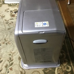 石油ファンヒーターの画像
