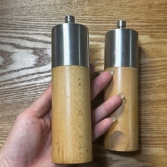 ナチュラルなソルト&ペッパーミルの画像
