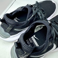 ナイキ WMNS フレックス 2020 RN 23.5cm 黒｜軽量＆通気｜の画像