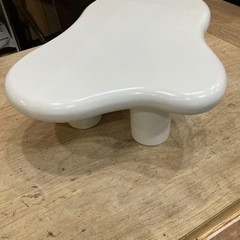雲型コーヒーテーブルの画像