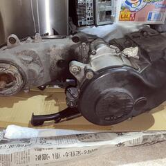 「スズキ アドレスV125 K9 ジャンクエンジン 部品取り キックペダルあり プーリー付き」の画像