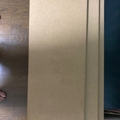 MDFと合板の木材シートの画像