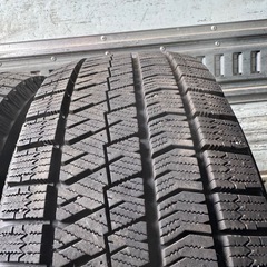 極上タイヤ　BRIDGESTONE ブリヂストン　ブリジストン　VRX2 205/55R16 スタッドレス　タイヤ　2022年製　16インチの画像