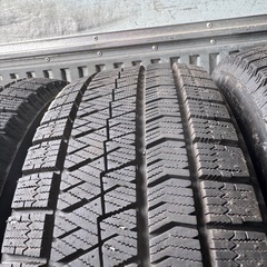極上タイヤ　BRIDGESTONE ブリヂストン　ブリジストン　VRX2 205/55R16 スタッドレス　タイヤ　2022年製　16インチの画像