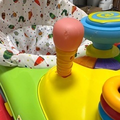 はらぺこあおむし　歩行器の画像