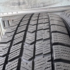バリ山　GOODYEAR グッドイヤー　ICENAVI 8 195/65R15 スタッドレス　タイヤ　2021年製　15インチの画像