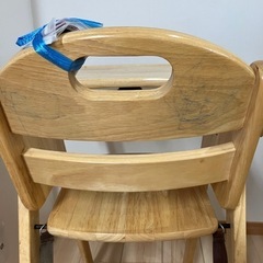 木製ベビーチェアの画像