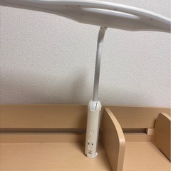 ニトリ　学習机（セット本棚あり）の画像