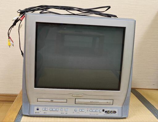 2004年製DVD＆ビデオデッキ付ブラウン管テレビ