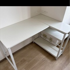 事務用デスクの画像
