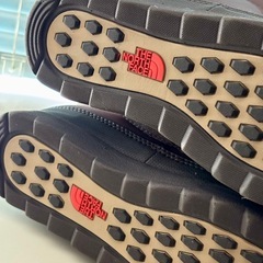 THE NORTH FACE ブラウンミッドカットブーツの画像
