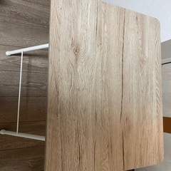 折りたたみ机の画像