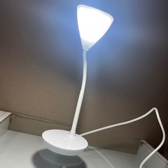 電気スタンド　ホワイトの画像