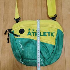 ATHLETA ミニショルダーバック　サッカー　新品の画像