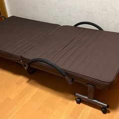 電動　介護用ベッドの画像