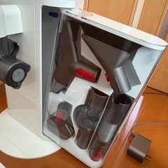 ダイソン Dyson cyclone v10 掃除機 セット 新品オプション有りの画像