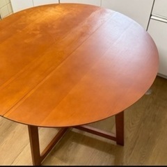 [ドウシシャ] ダイニングテーブル ブラウン 幅90×奥行90×高さ72cm 折りたたみテーブル 丸型 天然木 DT90R-BR スツール2脚付きの画像