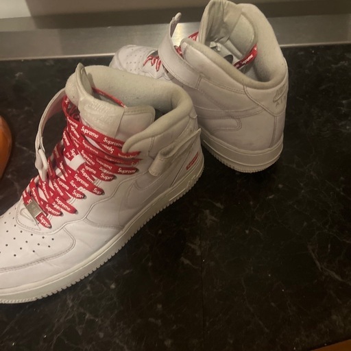 Supreme × Nike Air Force 1 Mid