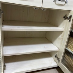 無料　コンセント付きチェストの画像