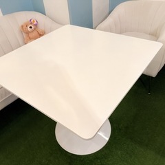 【美品】reilly ダイニングテーブル 正方形 80×80cm カフェテーブル デスク 白 モダン シンプル の画像
