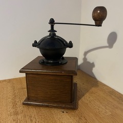 手挽きコーヒーミルの画像
