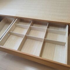 木製ベッドの画像